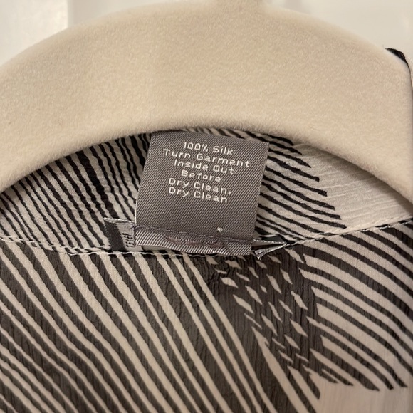 Ann Taylor Blouse - Picture 4 of 4